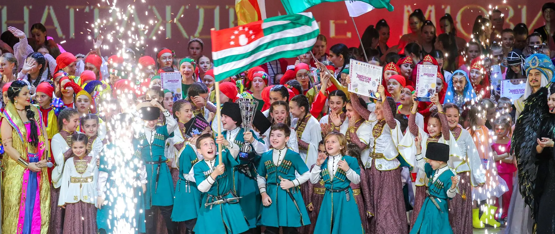 Творческое выступление на фестивале